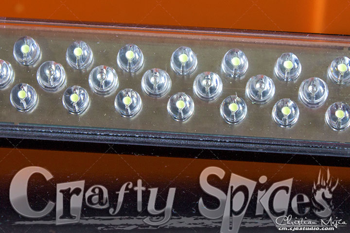 3-in-1 Cree LED Flashlight with Magnetized Base