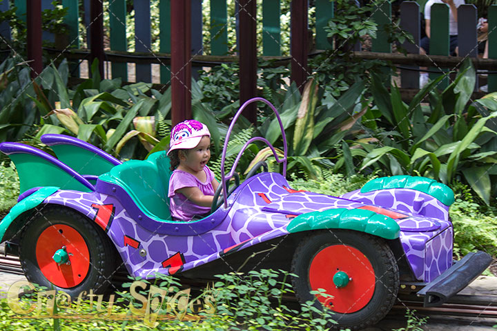 Children helping an injured person (make believe) Children helping an injured person (make believe)